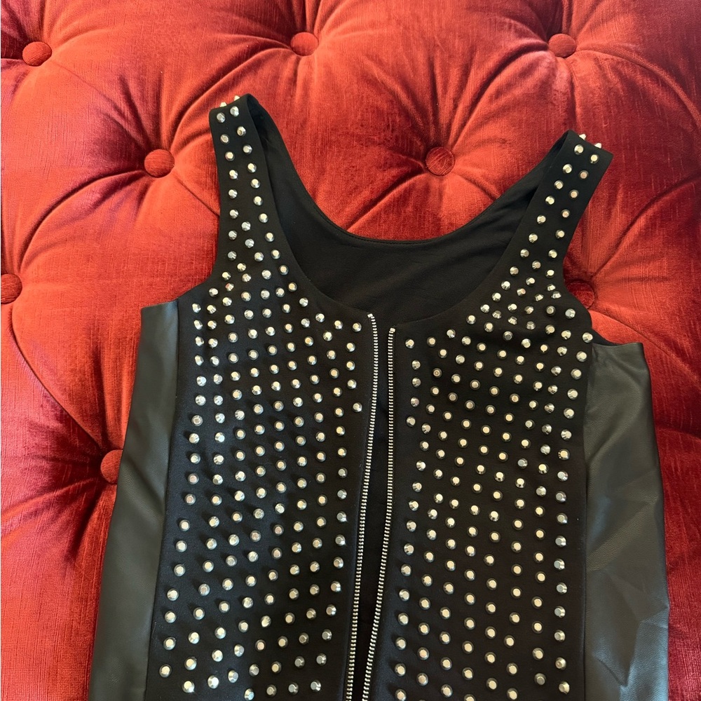 Size M. Very good condition